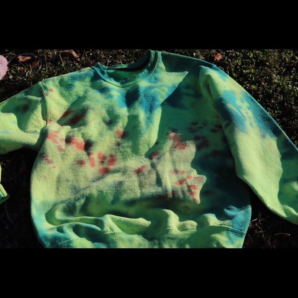 Neon crew neck